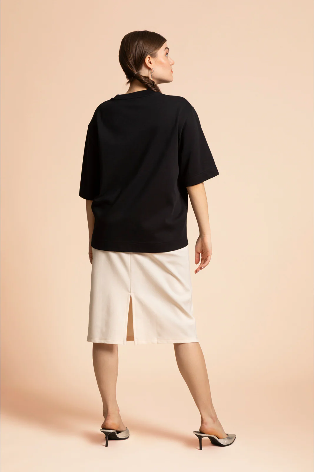 The Relaxed T-shirt, Black - Image 14