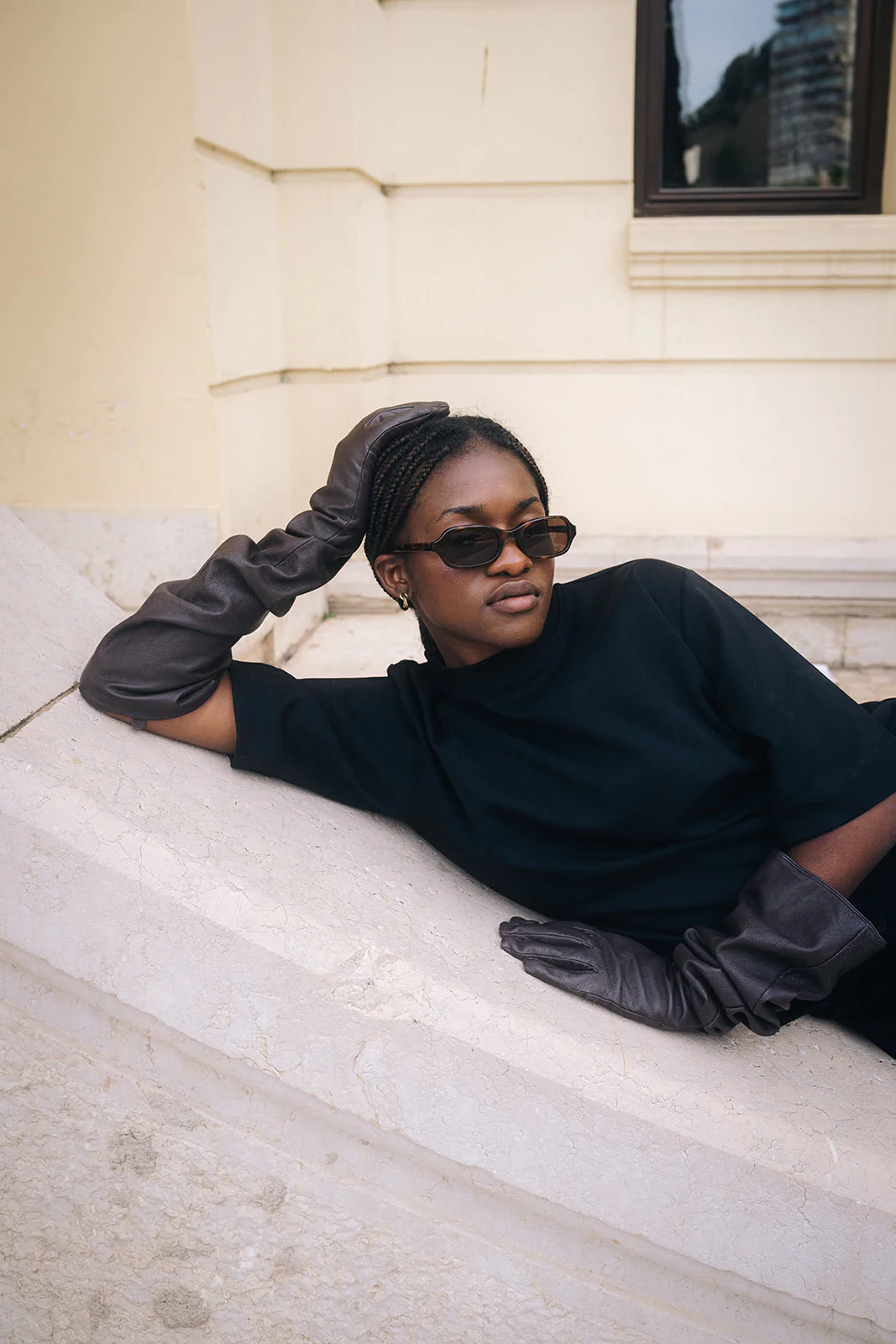 The Relaxed T-shirt, Black - Image 5