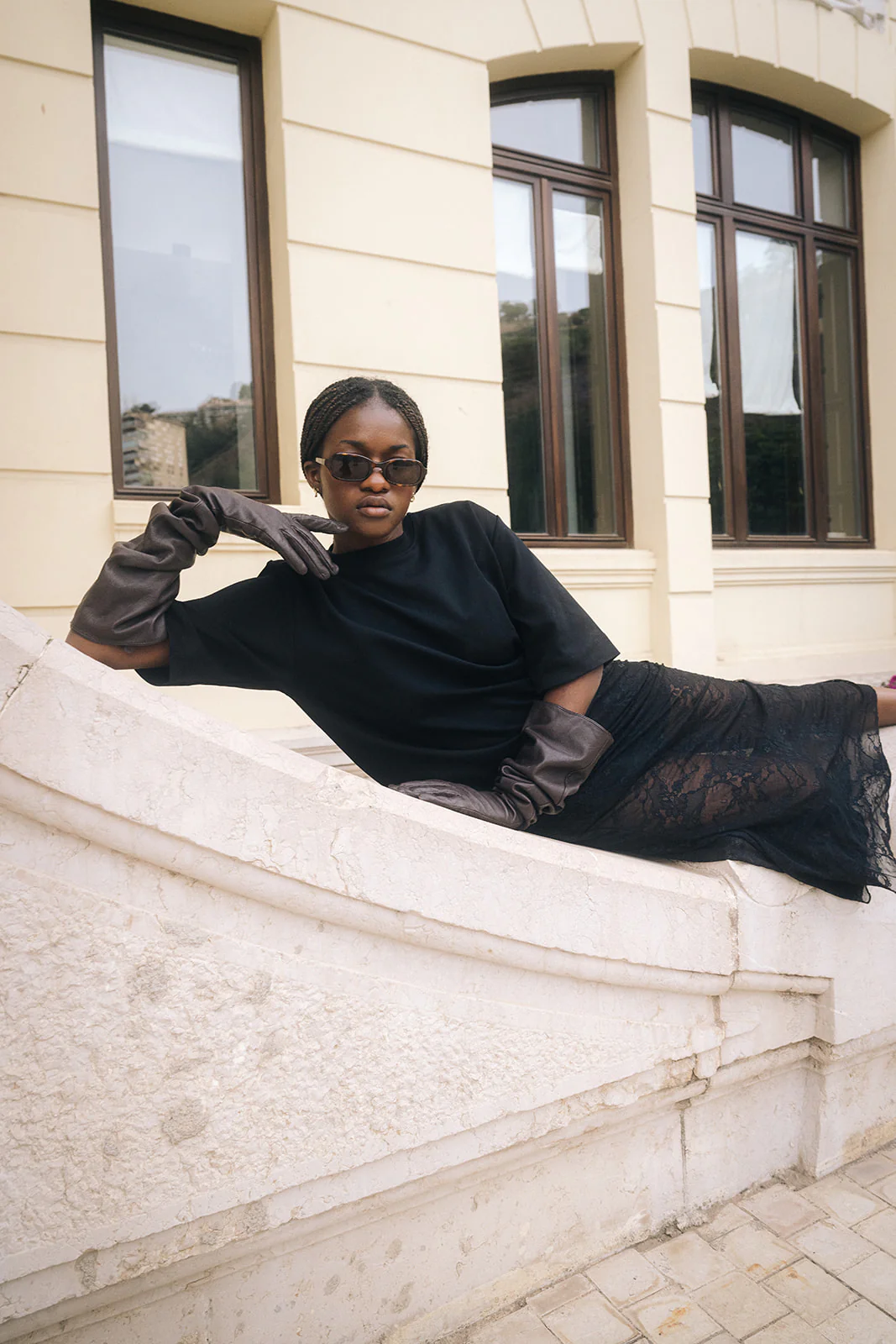 The Relaxed T-shirt, Black - Image 7